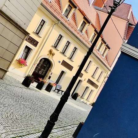 W Centrum Miasta Z Darmowym Parkingiem Dla Dwojga -apartamenty Pod Zlotym Lwem Klodzko