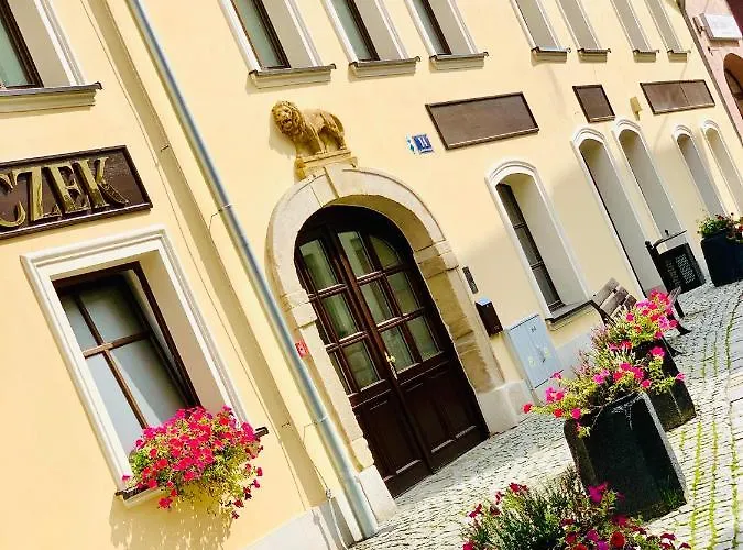 Appartement W Centrum Miasta Z Darmowym Parkingiem Dla Dwojga -apartamenty Pod Zlotym Lwem Kłodzko