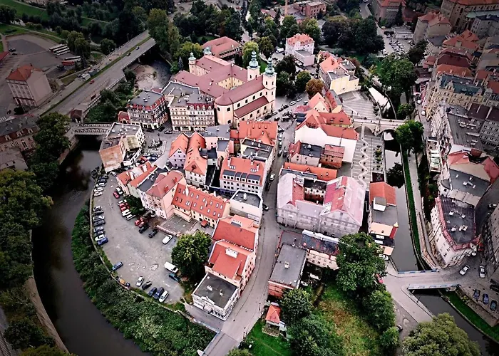 W Centrum Miasta Z Darmowym Parkingiem Dla Dwojga -apartamenty Pod Zlotym Lwem * Kłodzko