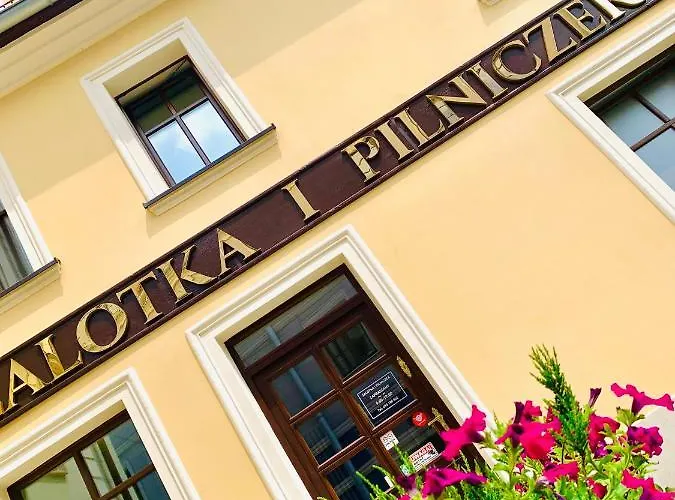 W Centrum Miasta Z Darmowym Parkingiem Dla Dwojga -apartamenty Pod Zlotym Lwem * Kłodzko